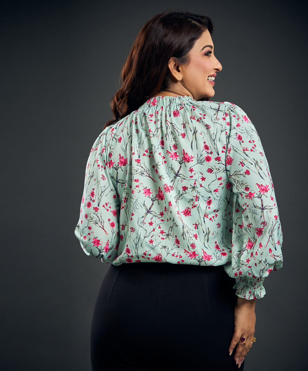 Neck Detailed Long Sleeve Printed Satin Smocked Top