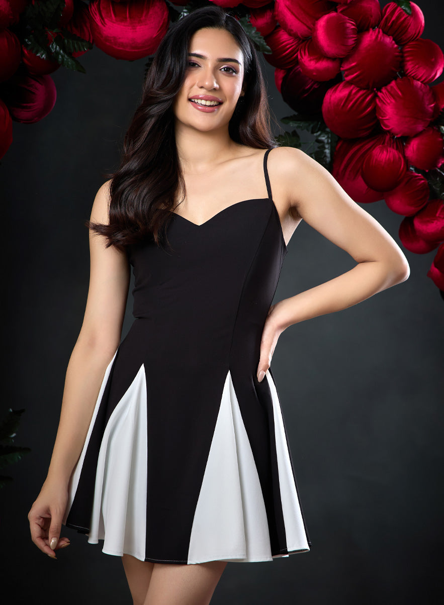Sweetheart Neckline Paneled Mini Dress