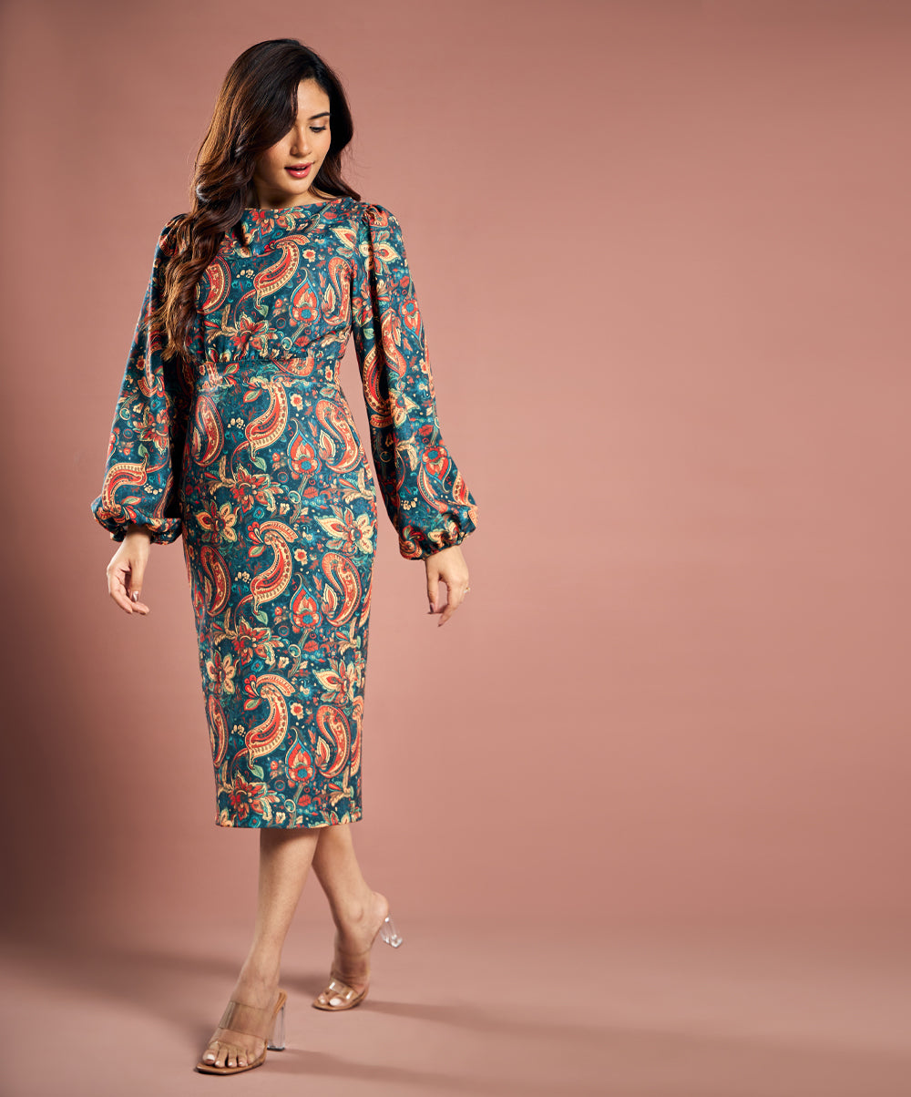 Long Sleeve Detailed Printed Shift Dress