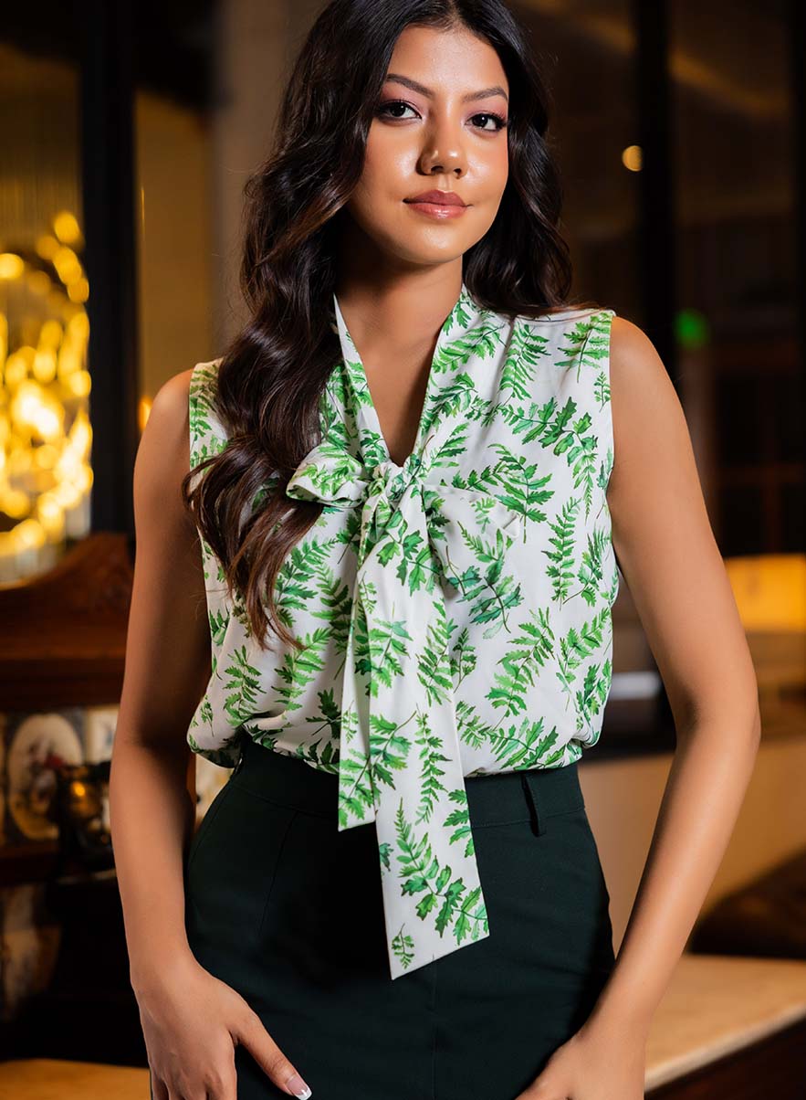 Sleveless Printed Neck Tie Chiffon Top