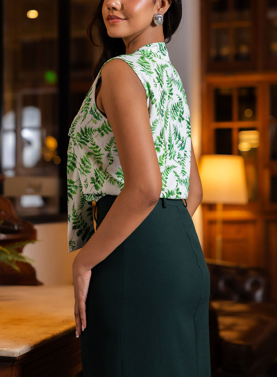 Front Slit Skirt With A Belt