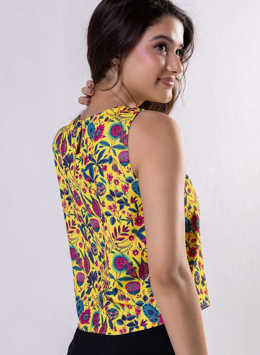 Sleeveless Printed Yellow Top With A Bow