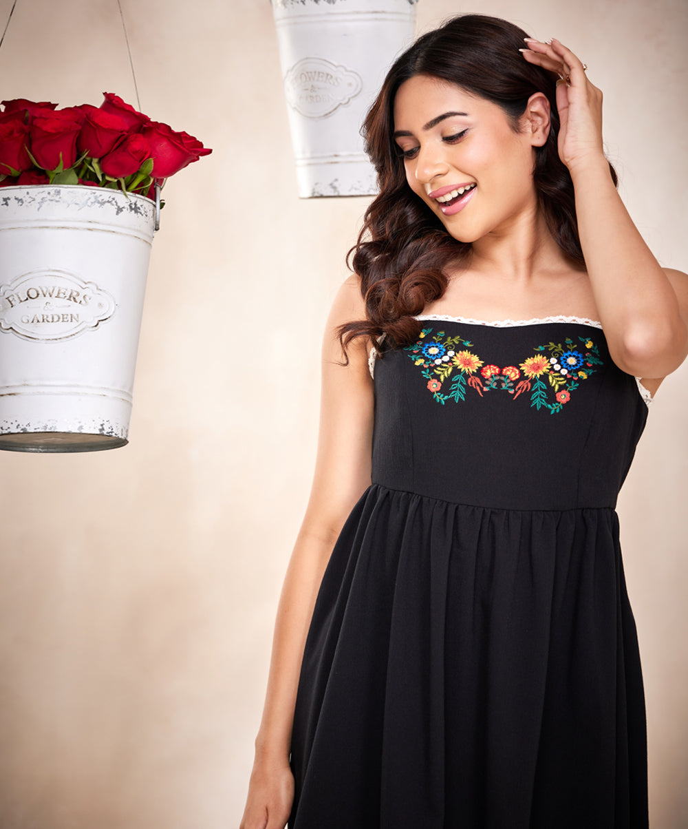 Embroidered Black Dress – ZIGZAG UAE
