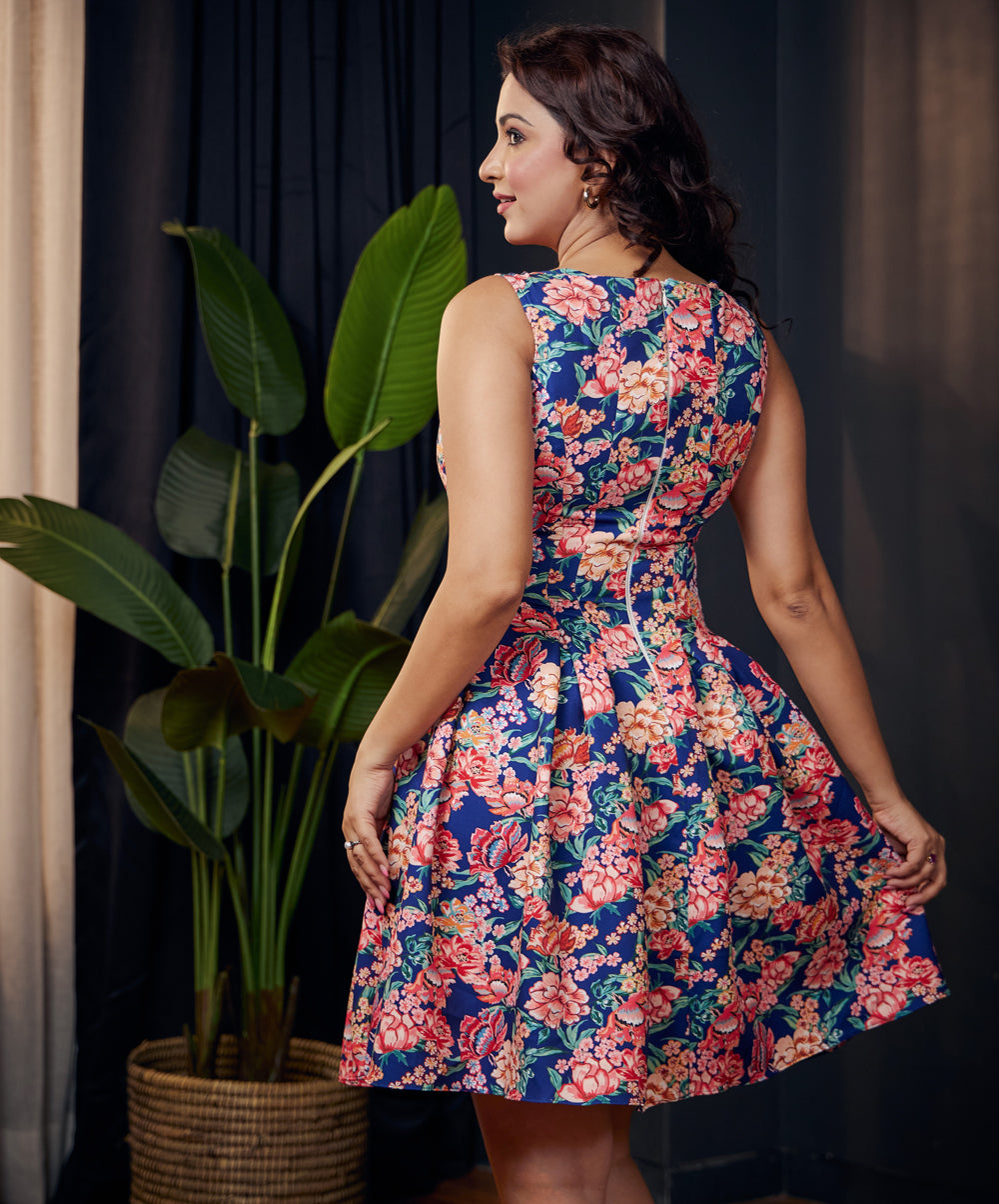 waistless scoop neck printed blue dress