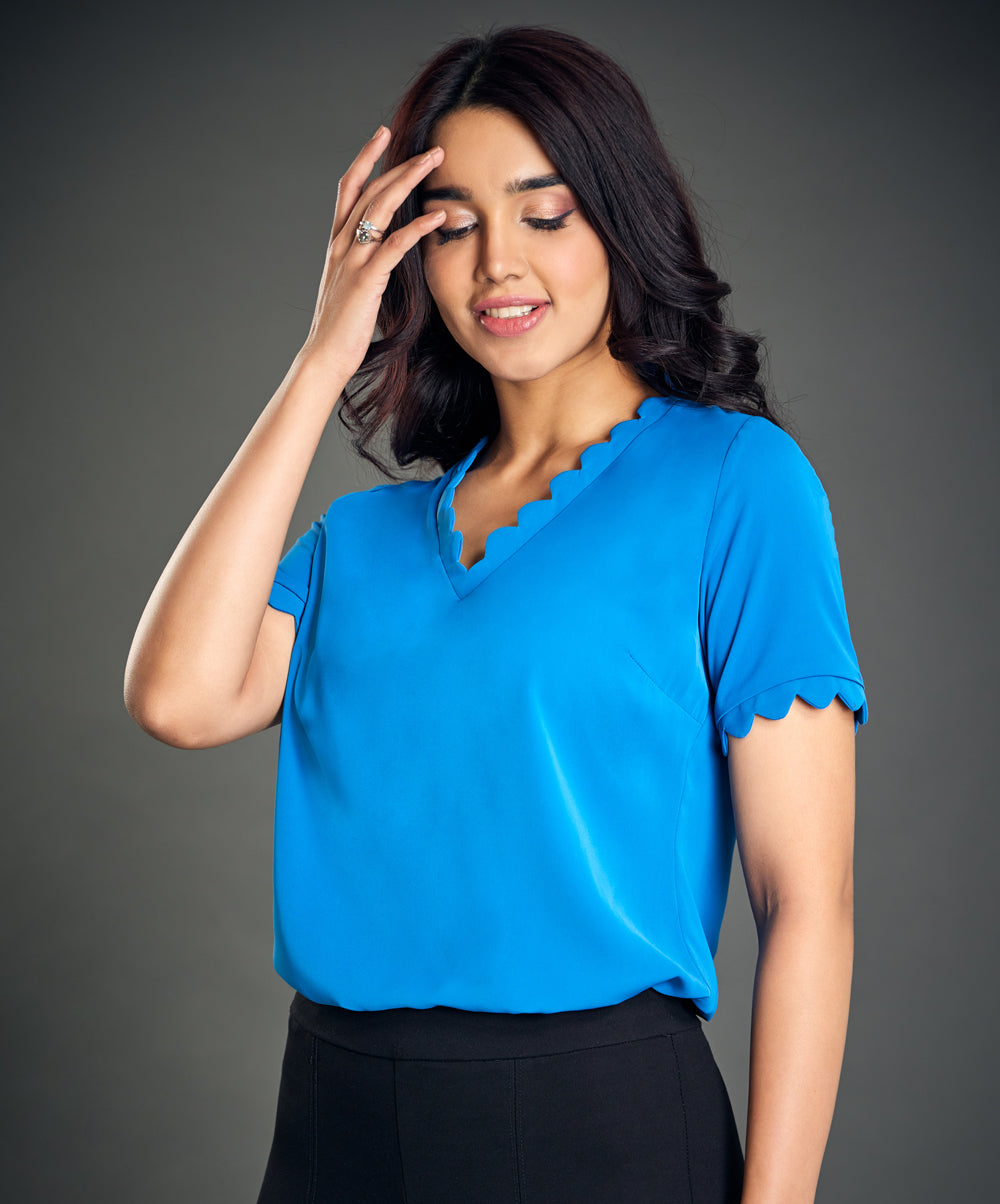 scalloped detailed short sleeve blue top