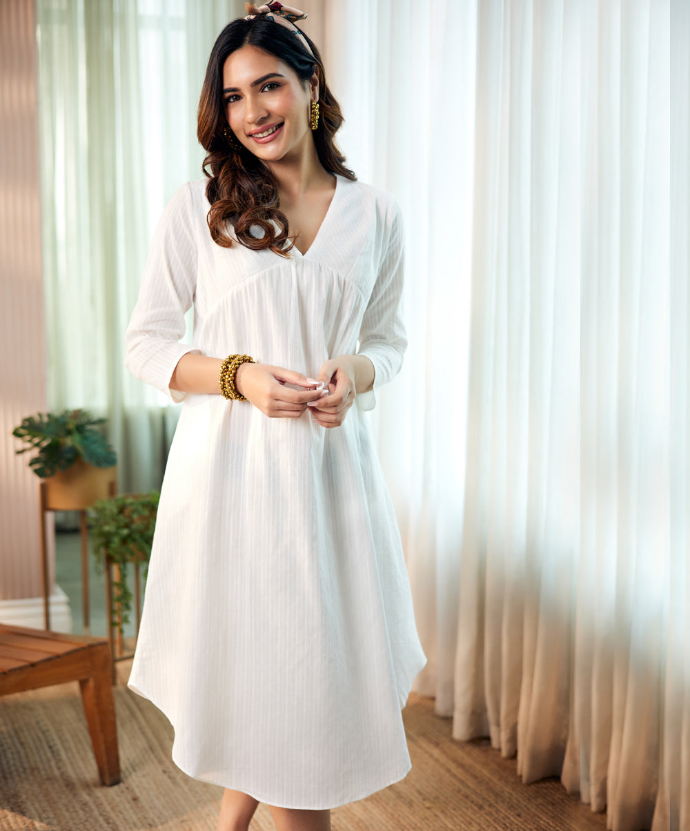 Loose Fitted White Cotton Dress – ZIGZAG UAE