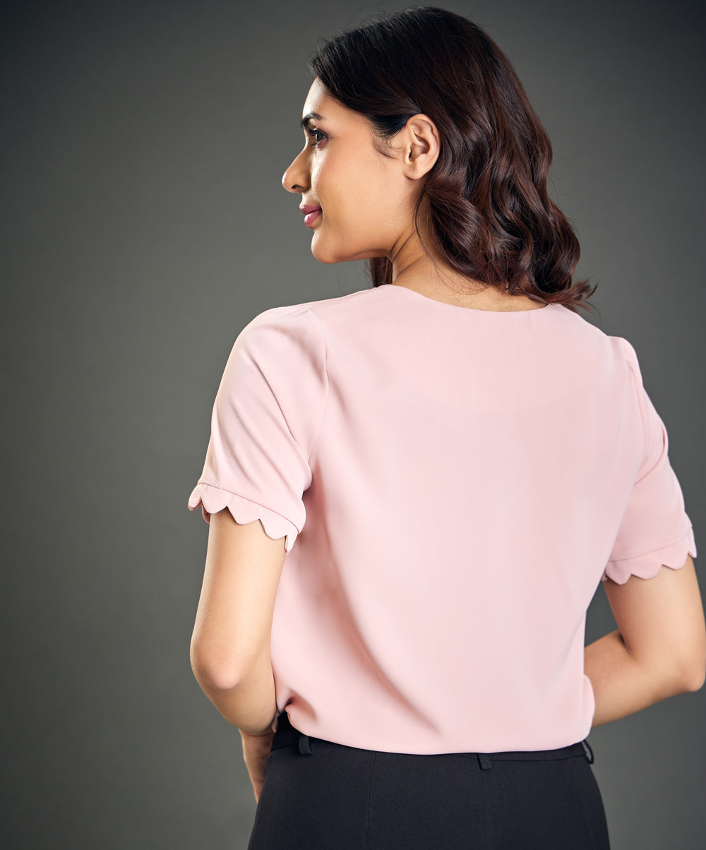 scalloped detailed short sleeve pink top